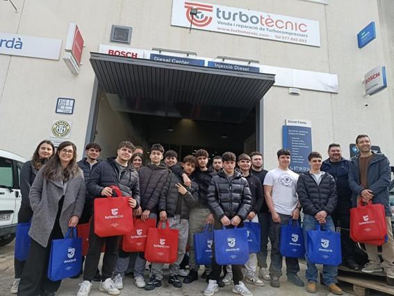Los mecánicos del mañana visitan Turbotècnic 